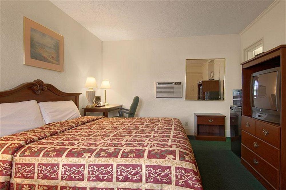 Americas Best Value Inn Suites South Boston Szoba fotó